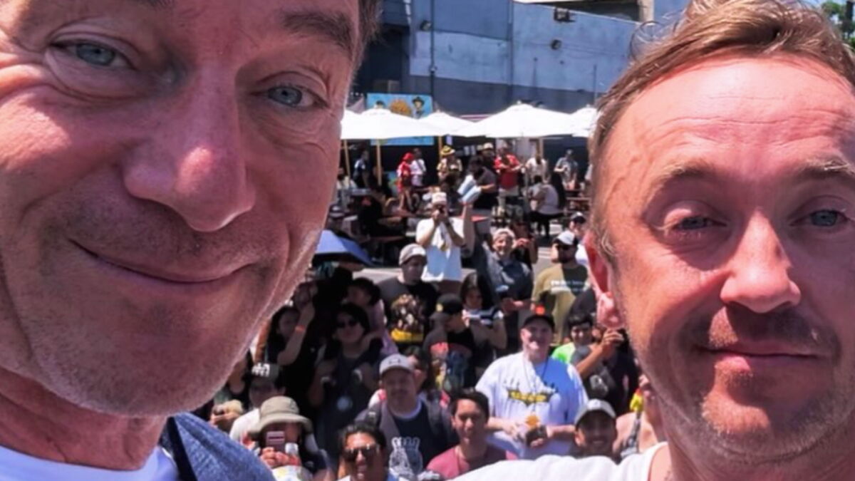 "Tellement fier"… Jason Isaacs (Lucius) soutient Tom Felton (Drago) pour son retour dans la saga