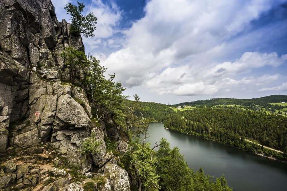 L'État devient propriétaire du lac Blanc et du lac Noir dans les Vosges, nouvelle étape d'un projet de centrale hydroélectrique