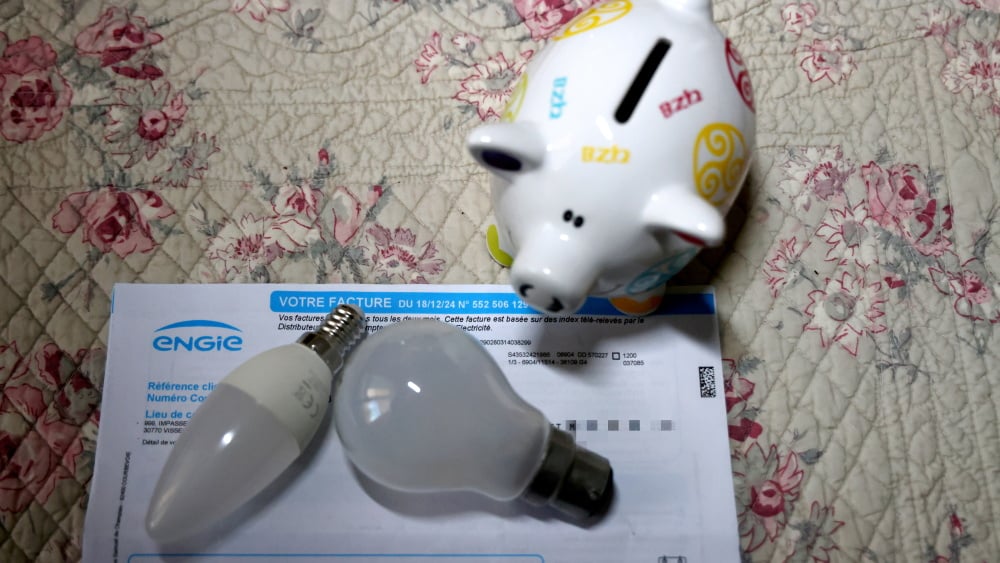 la consommation des ménages augmente de nouveau en octobre, à +0,4%, selon l'Insee