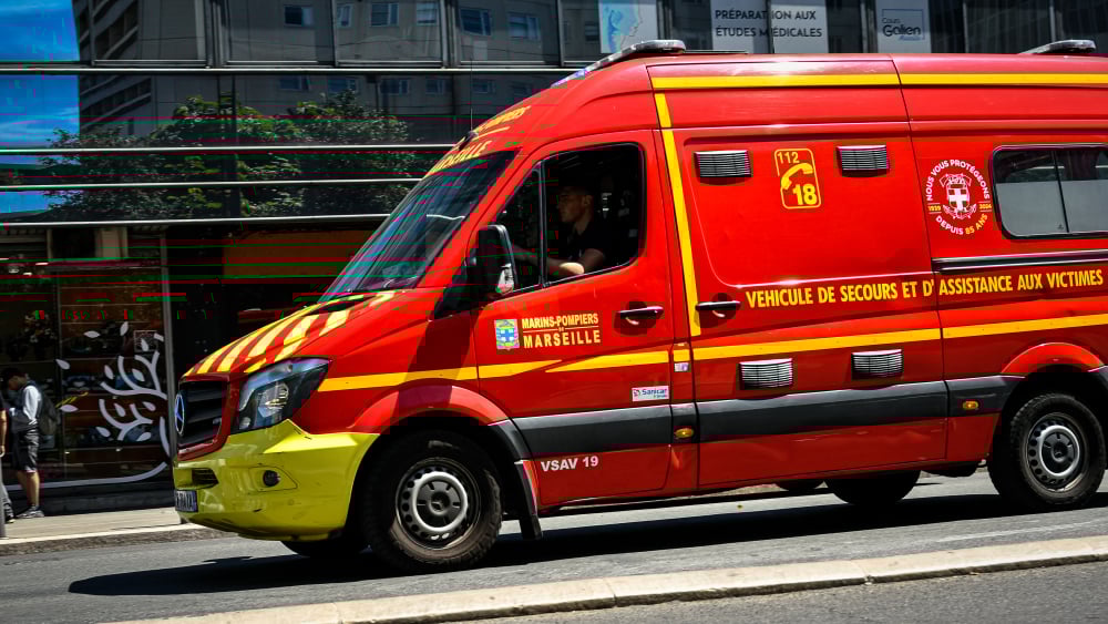 un jeune homme de 19 ans poignardé au ventre au Canet