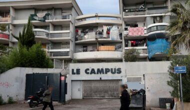 les locataires de la résidence délabrée le Campus 1 au Merlan, dans l'impasse
