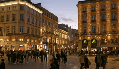 Quels centres commerciaux sont ouverts le dimanche à Bordeaux ?