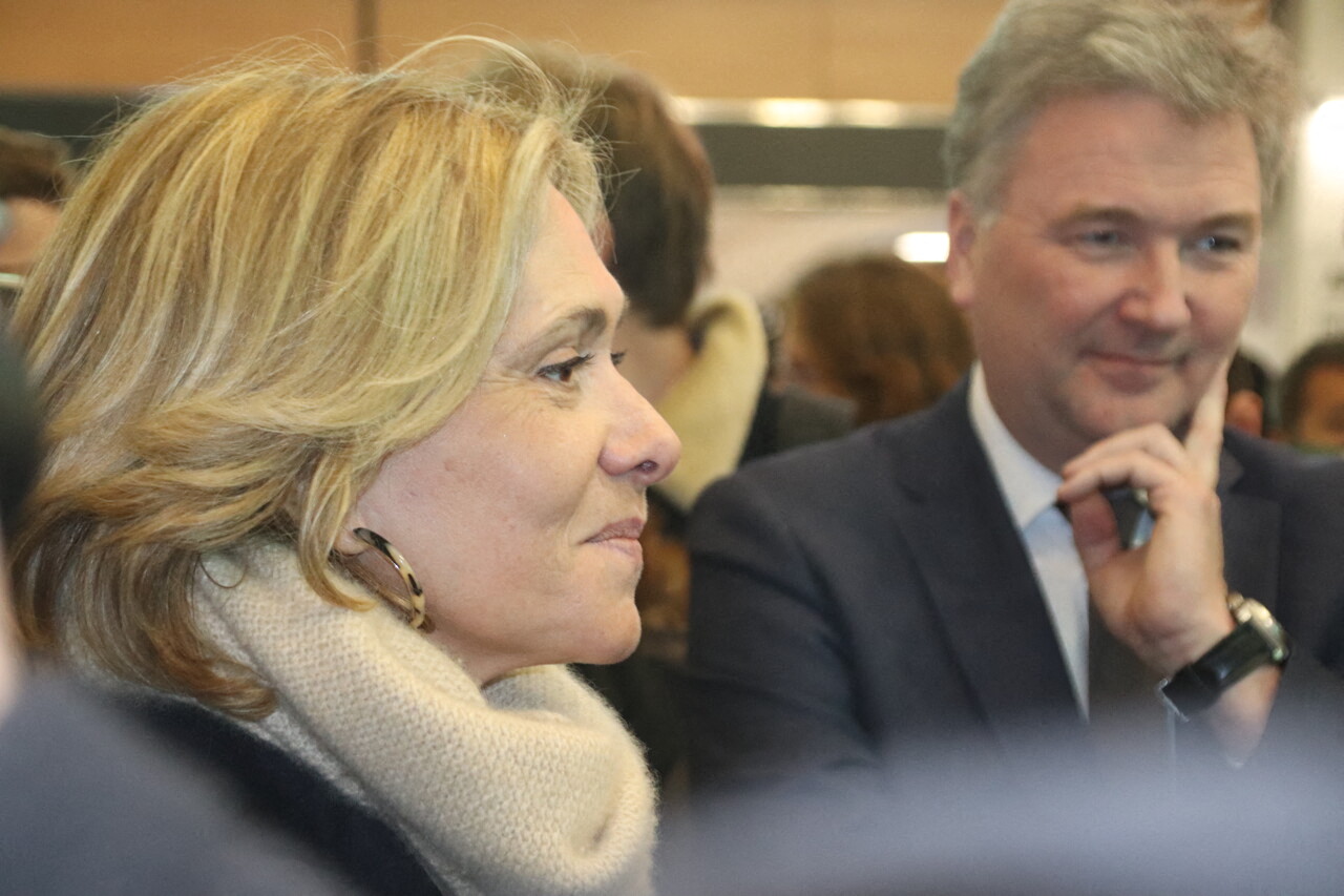 un rapport dénonce la dette qui "explose" et les "dérives du système Pécresse"