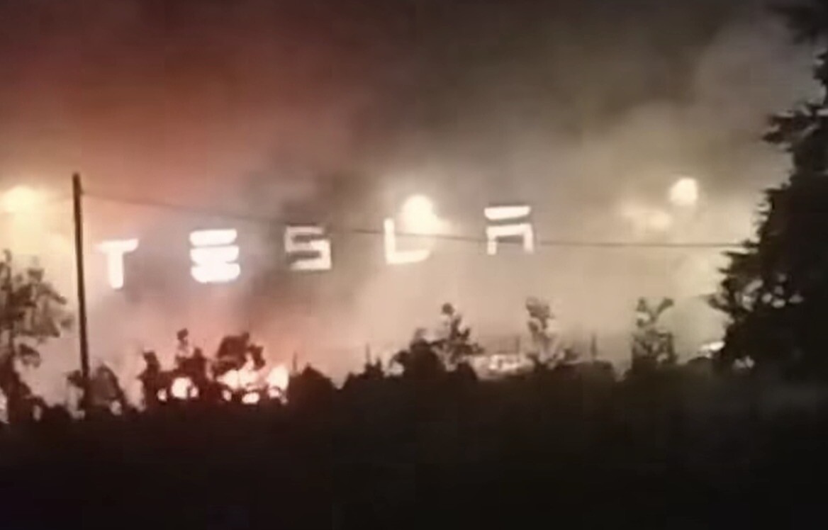 de nombreuses Tesla s'embrasent dans cette concession près de Marseille