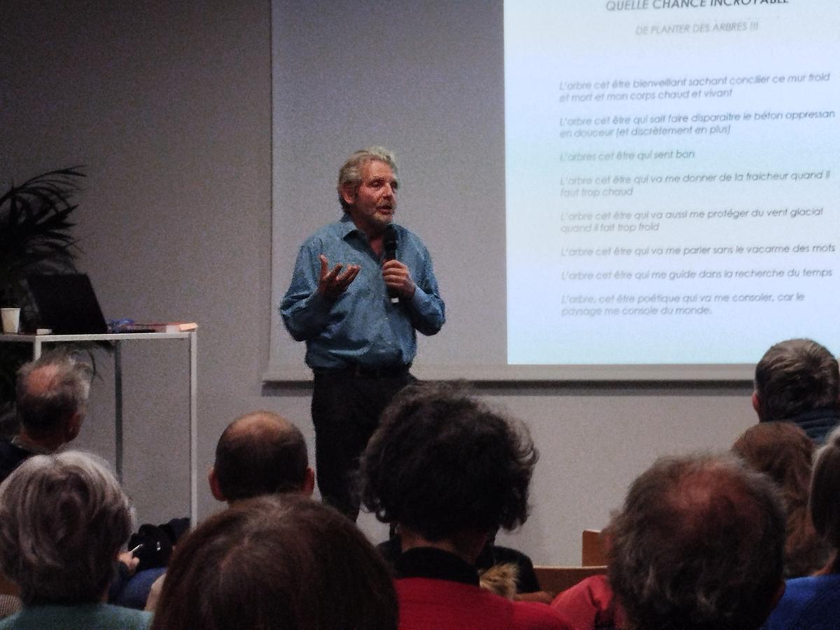 Depuis 2020, le paysagiste Michel Péna a déniché, dans la métropole de Bordeaux, les meilleurs emplacements pour faire prendre racine au programme « Plantons un million d’arbres ».