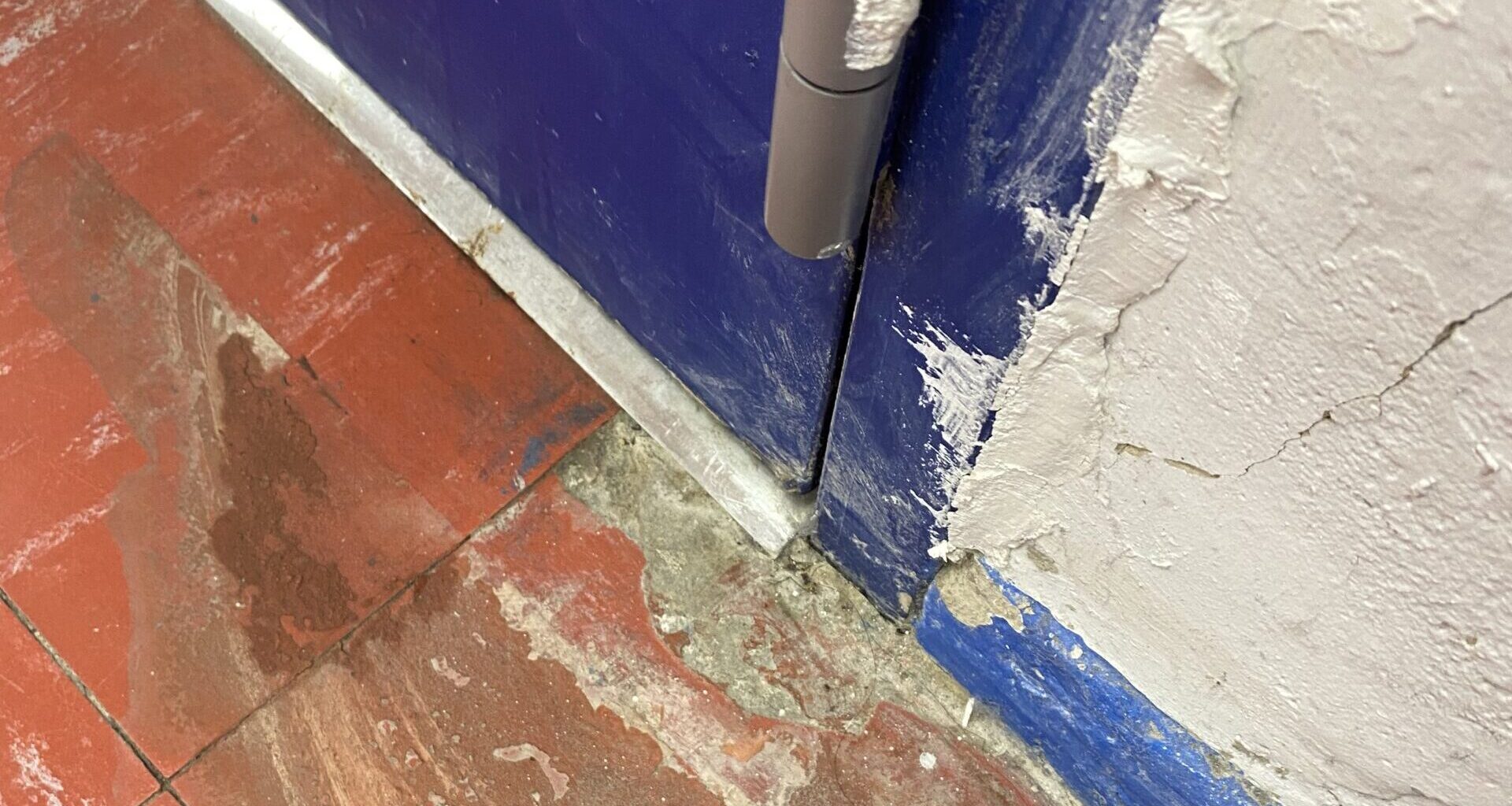 Amiante dans les écoles à Marseille : une plainte déposée pour mise en danger