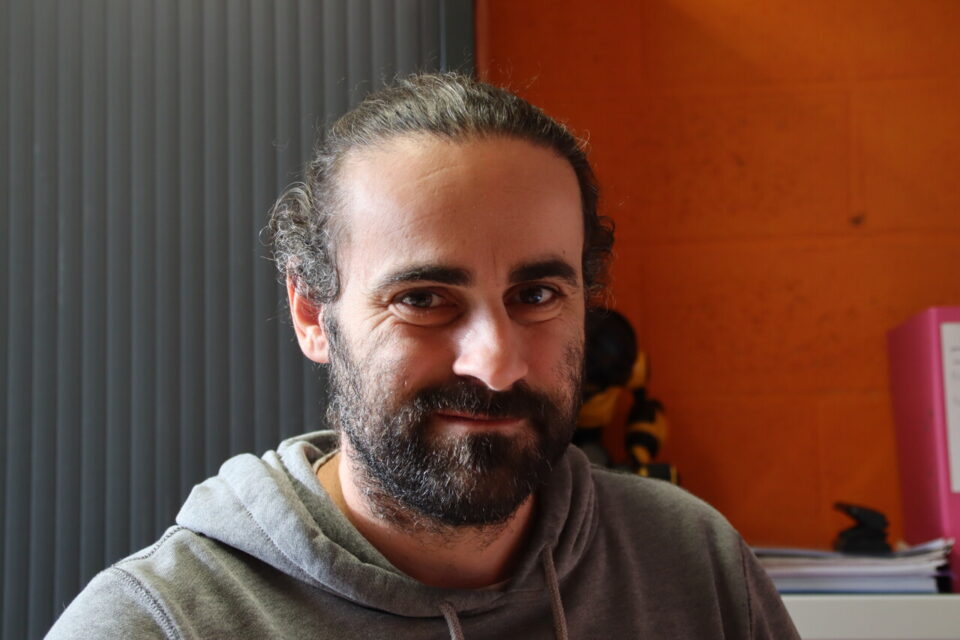 Romain Cornu, le responsable du service jeunesse de la ville du Houlme, encadre les enfants du conseil municipal enfant depuis 6 ans.