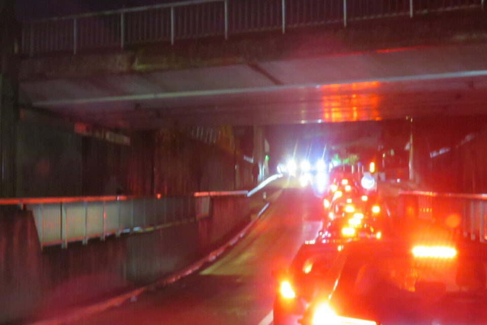 Sous le pont de la voie ferrée, près de la station La Vache, le bout du tunnel.