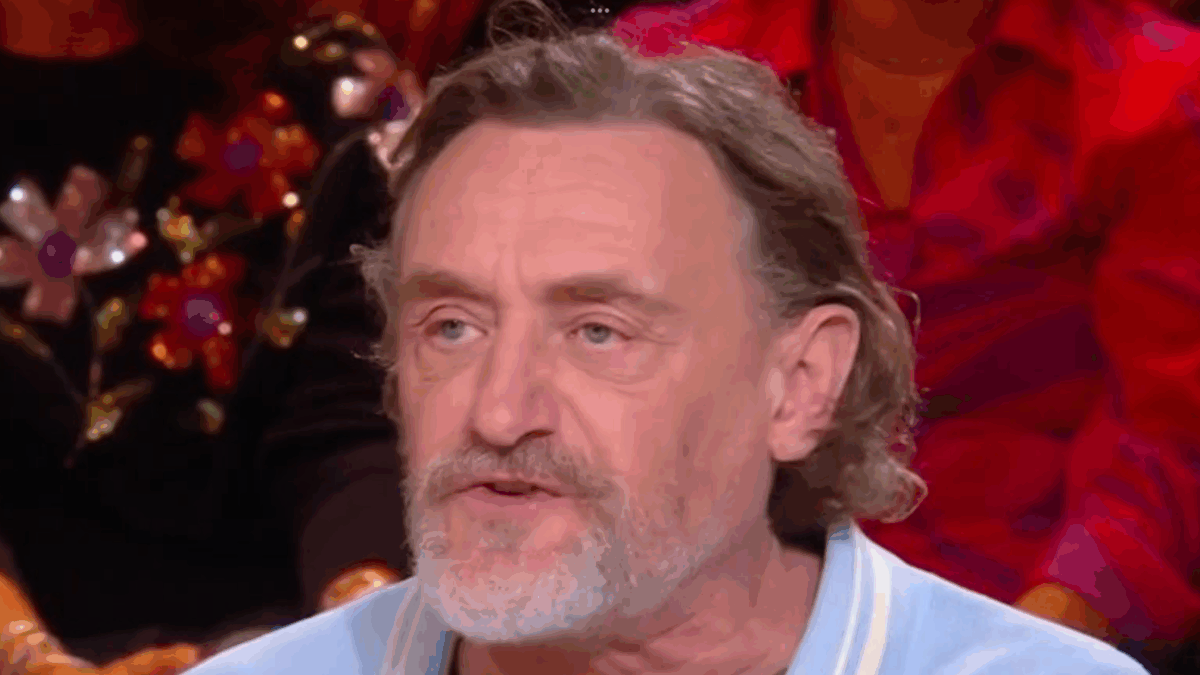 Jean-Paul Rouve a failli ne jamais voir le jour : ses confidences sur son accouchement où il est passé proche de la mort