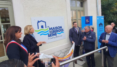 ©Facebook/Karl Dirat - Au Coudray-Montceau, La Maison des Berges de Seine a été officiellement inaugurée ce 7 novembre, en présence notamment de Valérie Pécresse, présidente de la Région Île-de-France, et d’Aurélie Gros.