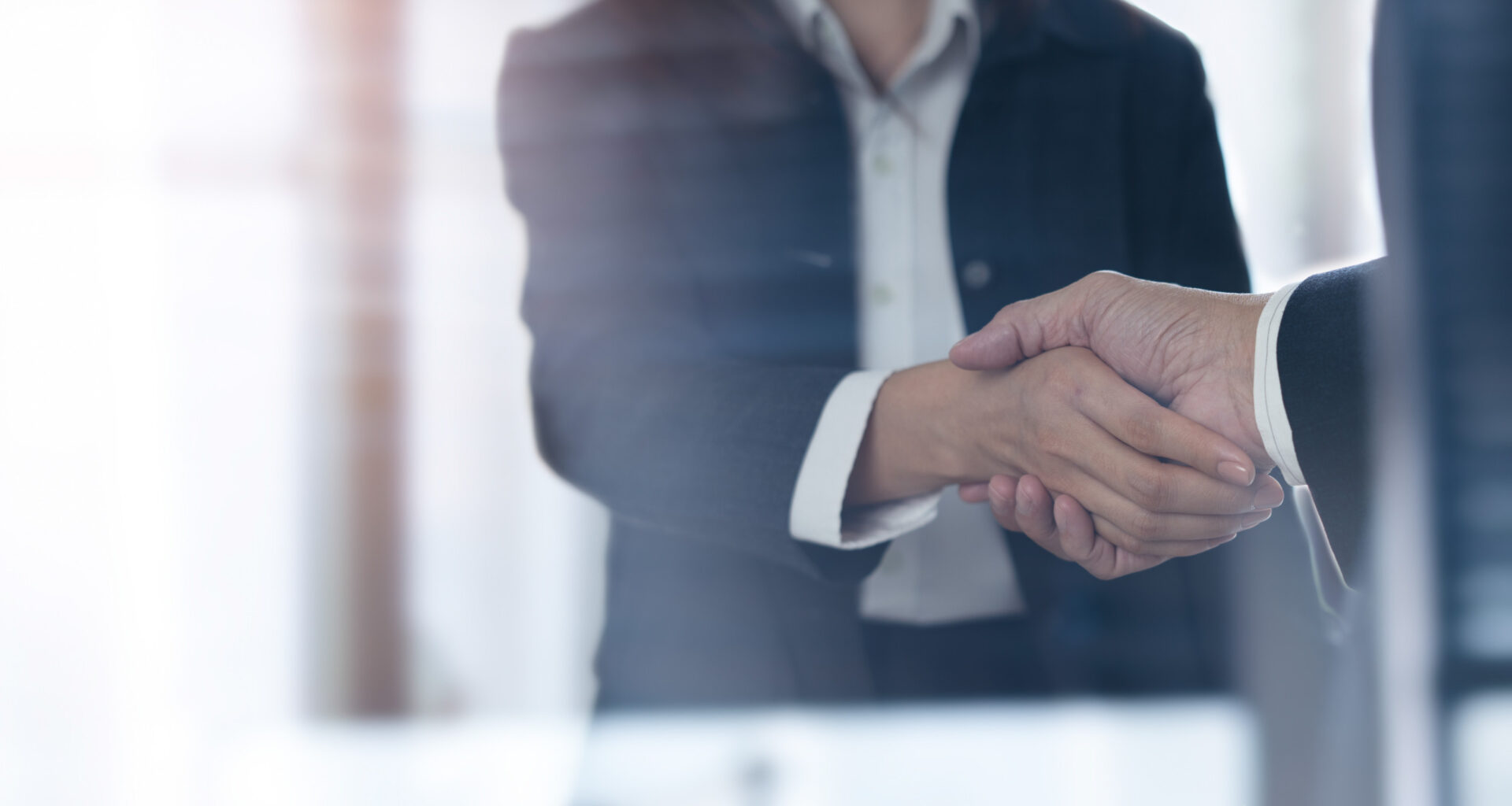 © Shutterstock - Renouvellement d'un partenariat entre EPIDE et GEIQ pour l’insertion des jeunes.