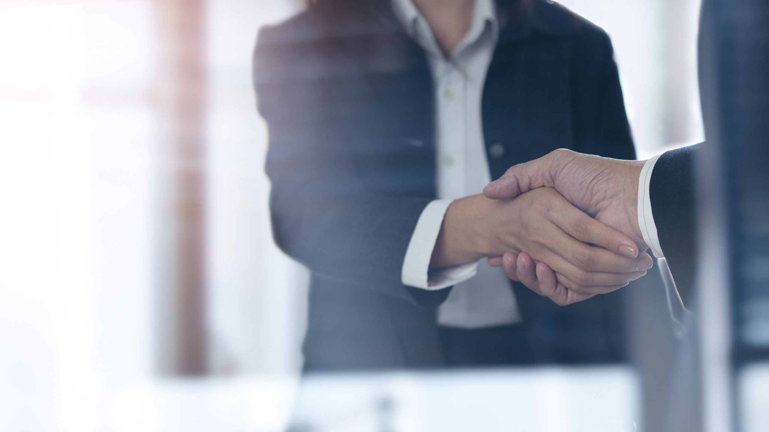 © Shutterstock - Renouvellement d'un partenariat entre EPIDE et GEIQ pour l’insertion des jeunes.