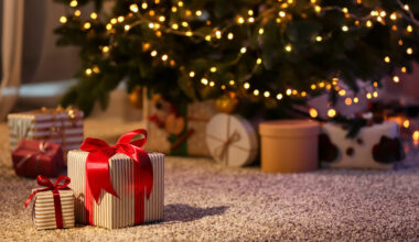 © Shutterstock - Selon une étude Ankorstore, les Franciliens dépenseront 617 € pour Noël, le plus haut budget de France, malgré un climat économique et politique instable.