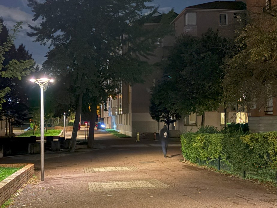 iPhone 16 photo zoom nuit29