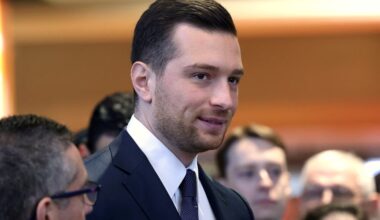 Jordan Bardella, le président du RN, en dédicace à Marseille ce samedi 8 novembre