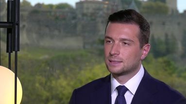 Jordan Bardella face à Darius Rochebin, le 2 novembre 2025.