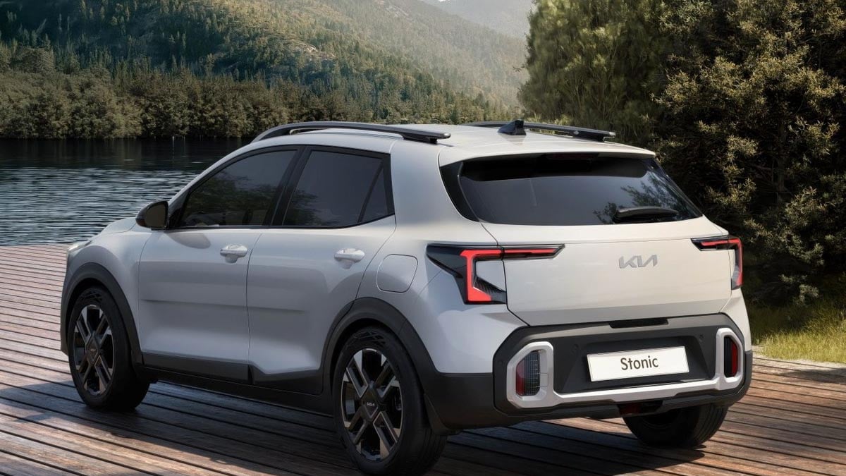 Arrière du Kia Stonic 2026 avec feux LED et diffuseur intégré