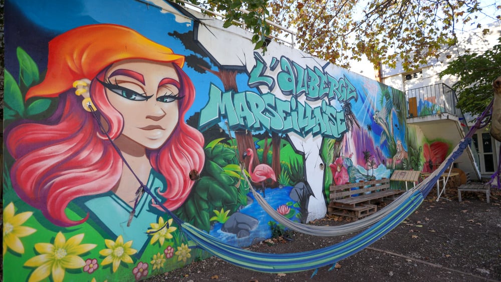 À Marseille, une auberge dédiée aux femmes brisées