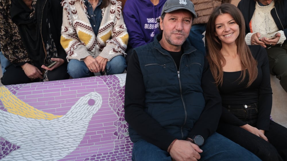 à Marseille, envers et contre tout, le combat d'Hanna et Ali pour la paix