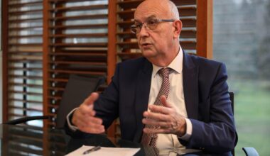 le maire de Gradignan Michel Labardin annonce sa candidature