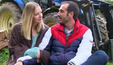 Julien embrasse Louise lors d'une danse enlacée, "Je sens qu'il..."