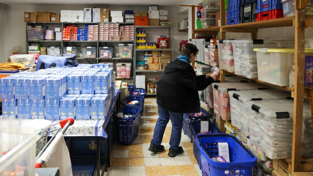 pour les retraités marseillais, la crainte de "basculer dans la pauvreté"