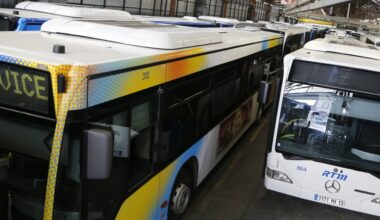 Le chauffeur de bus à Marseille refuse de s’arrêter, elle lui crache dessus