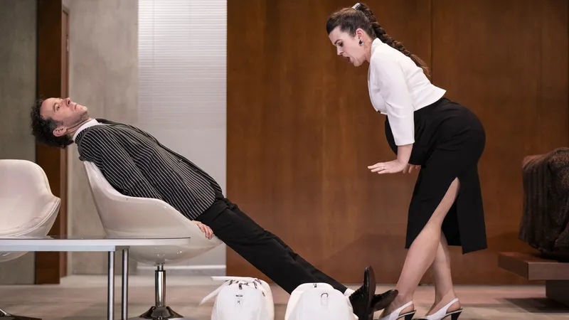 Extrait de la pièce "Le Dindon" mis en scène par Maryse Estier.