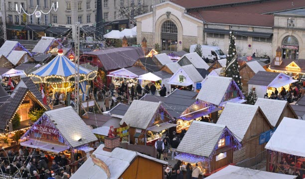 Le grand village de Saint-Nicolas place Charles-III en 2024. Photo Cédric Jacquot