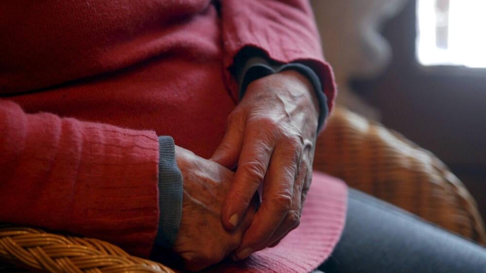 L'aide-soignant dépouille des personnes vulnérables et finit par s'installer chez une de ses victimes à Marseille