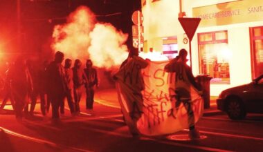 Manif sauvage en solidarité avec les antifascistes qui passent en jugement – 🔴 Info Libertaire