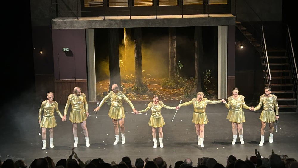 7 chiens dans un jeu de quilles dynamitent La Friche à Marseille