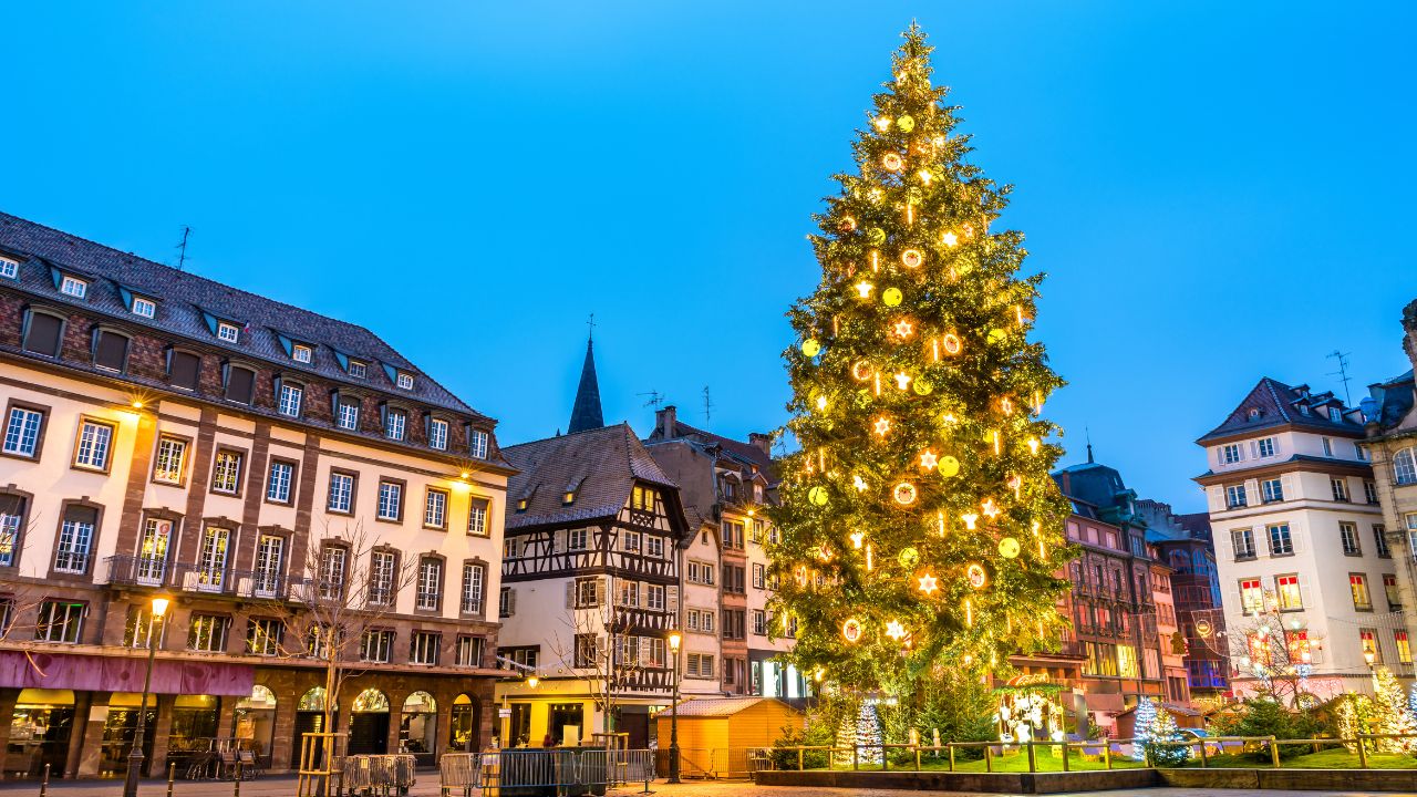 Encore plus beau que Strasbourg et Colmar, ce marché de Noël est le trésor caché de l’Alsace