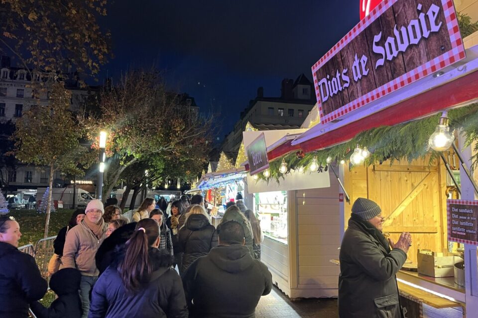 Le marché de Noël de Lyon est situé sur la place Carnot, en Presqu'île.