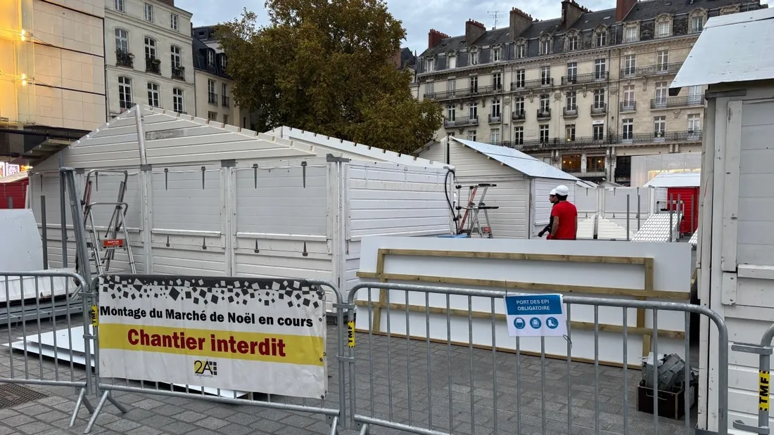 Le marché de Noël de Nantes est installé place du Commerce et place Royale