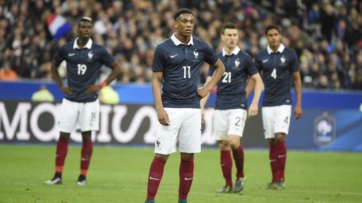 Les joueurs de l'équipe de France le soir du match contre l'Allemagne, le 13 novembre 2015. (JEAN MARIE HERVIO / DPPI MEDIA)