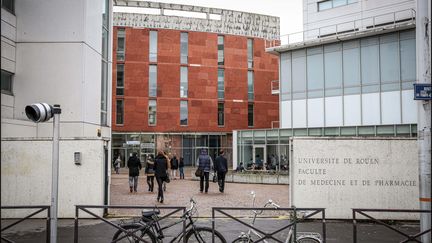 L'entrée de la faculté de médecine et de pharmacie rattaché à l'université de Rouen; en septembre 2019. (LUC NOBOUT / MAXPPP)