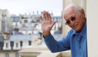 Ce fils d'un boucher-charcutier de Paris est une légende de la chanson, Emmanuel Macron lui rend hommage