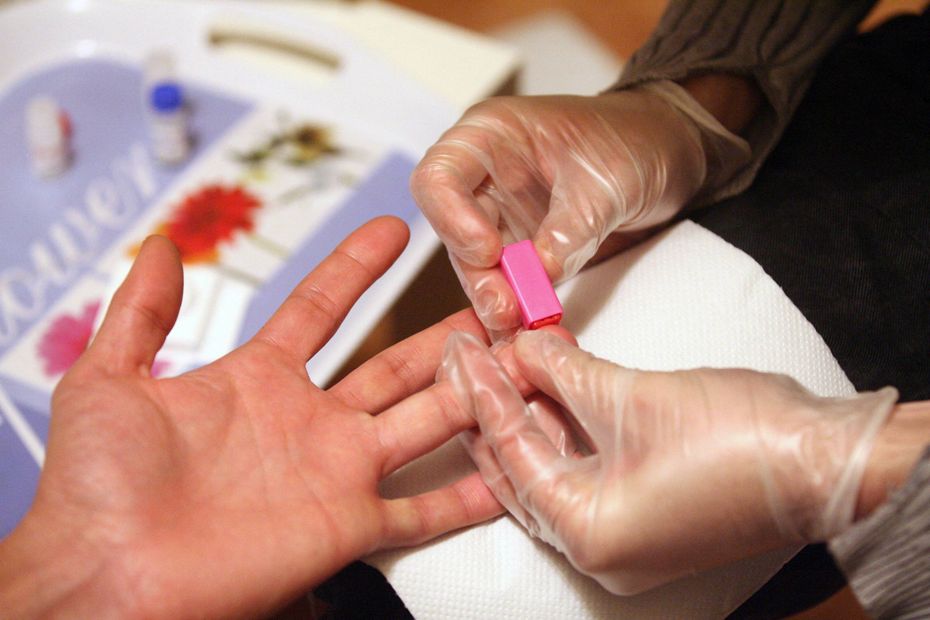 "Il y a un manque d’information autour de la prévention", près de 4 000 Franciliens vivraient avec le VIH sans le savoir selon un rapport