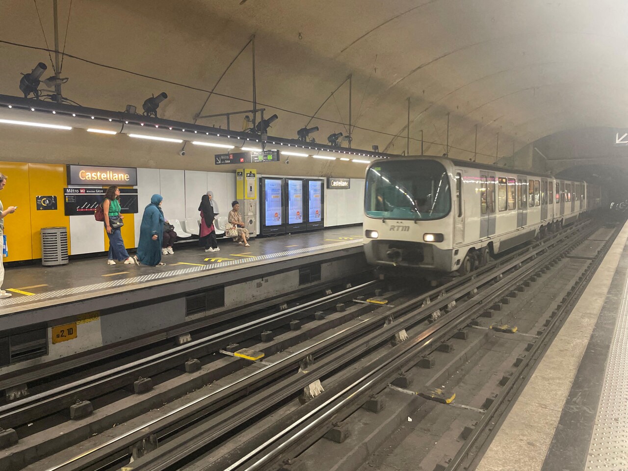 RTM à Marseille. Un homme sous une rame du métro, cette ligne arrêtée d'urgence