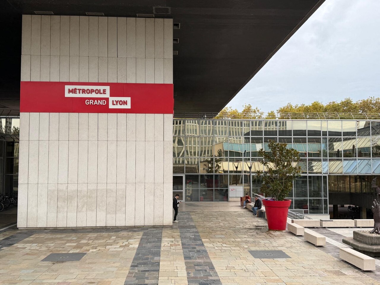 la justice ne l'aide pas