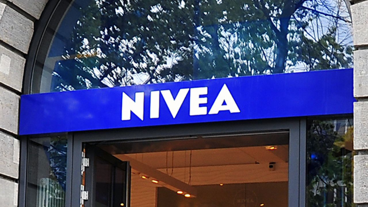 j’ai utilisé ce combleur de rides instantané sur une seule moitié de mon visage et voici le résultat