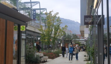 Grenoble. À Neyrpic, ce nouveau magasin propose des vêtements "rares" à saisir rapidement