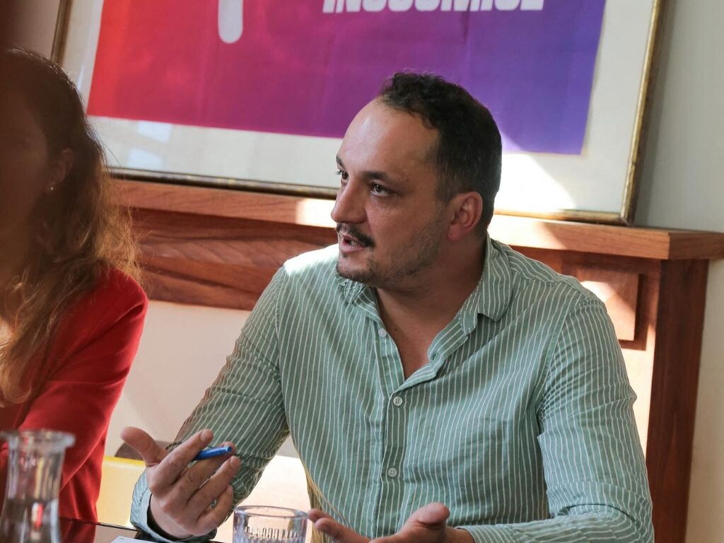 à peine officialisé, le candidat LFI se prend une vague de cyberharcèlement