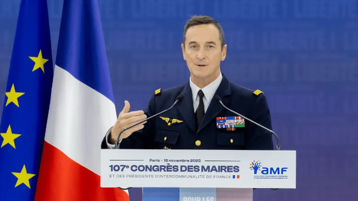 Il faut accepter de "perdre ses enfants" en prévision d'une guerre avec la Russie, affirme le chef d'état-major des Armées devant les maires de France