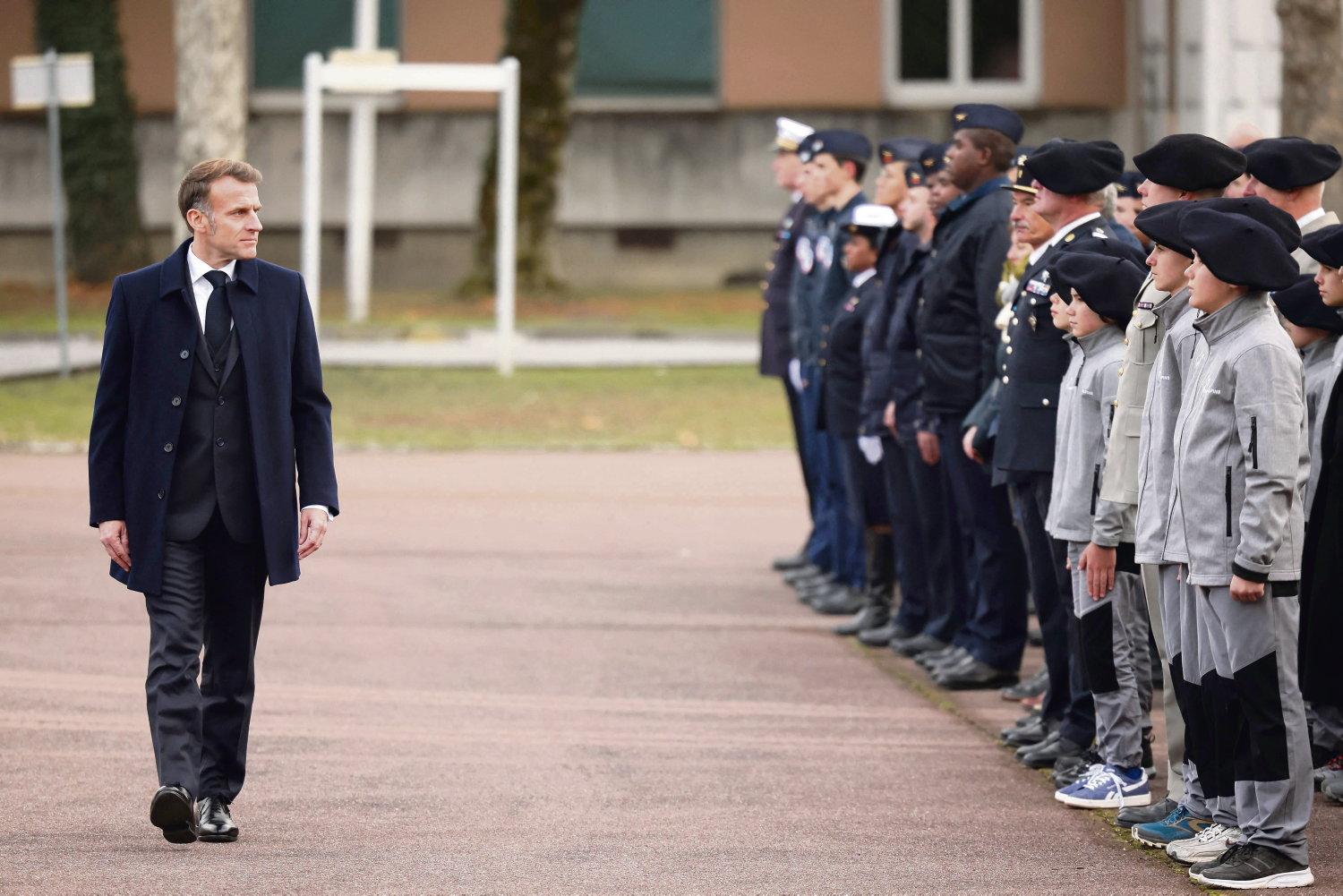 Service militaire : la colère monte après les annonces d'Emmanuel Macron