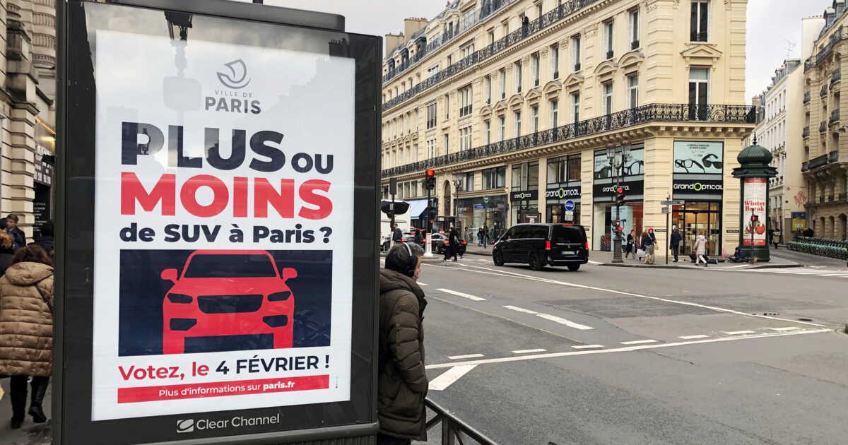 Paris : ce candidat aux municipales veut bannir les SUV des rues de la capitale