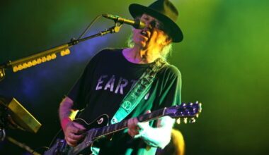 Neil Young, la légende rock anti-Trump, et Elvis Costello sur la scène du Zénith de Nancy en 2026