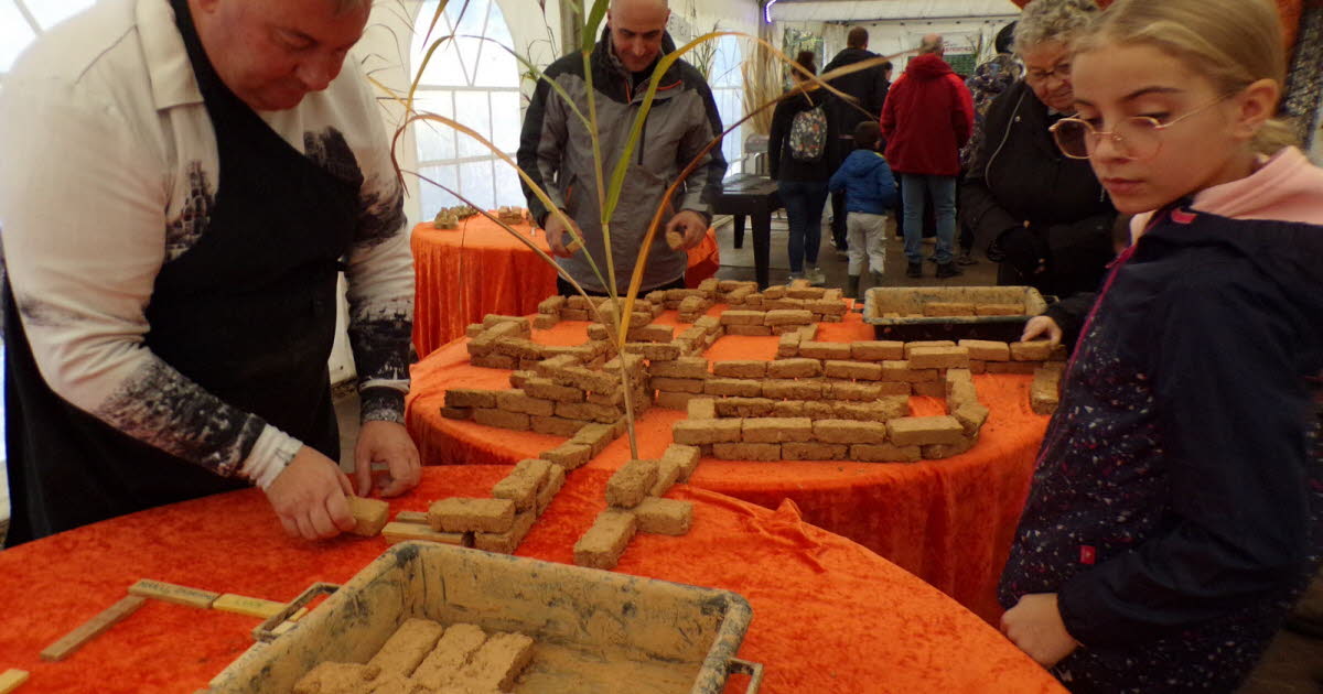un millier de personnes pour construire le labyrinthe des 25 ans à venir