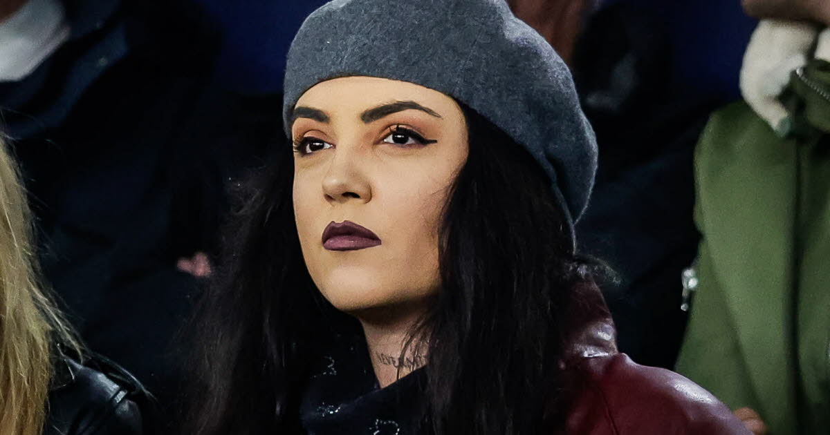 la chanteuse Hoshi porte plainte contre son ex-compagne et manageuse